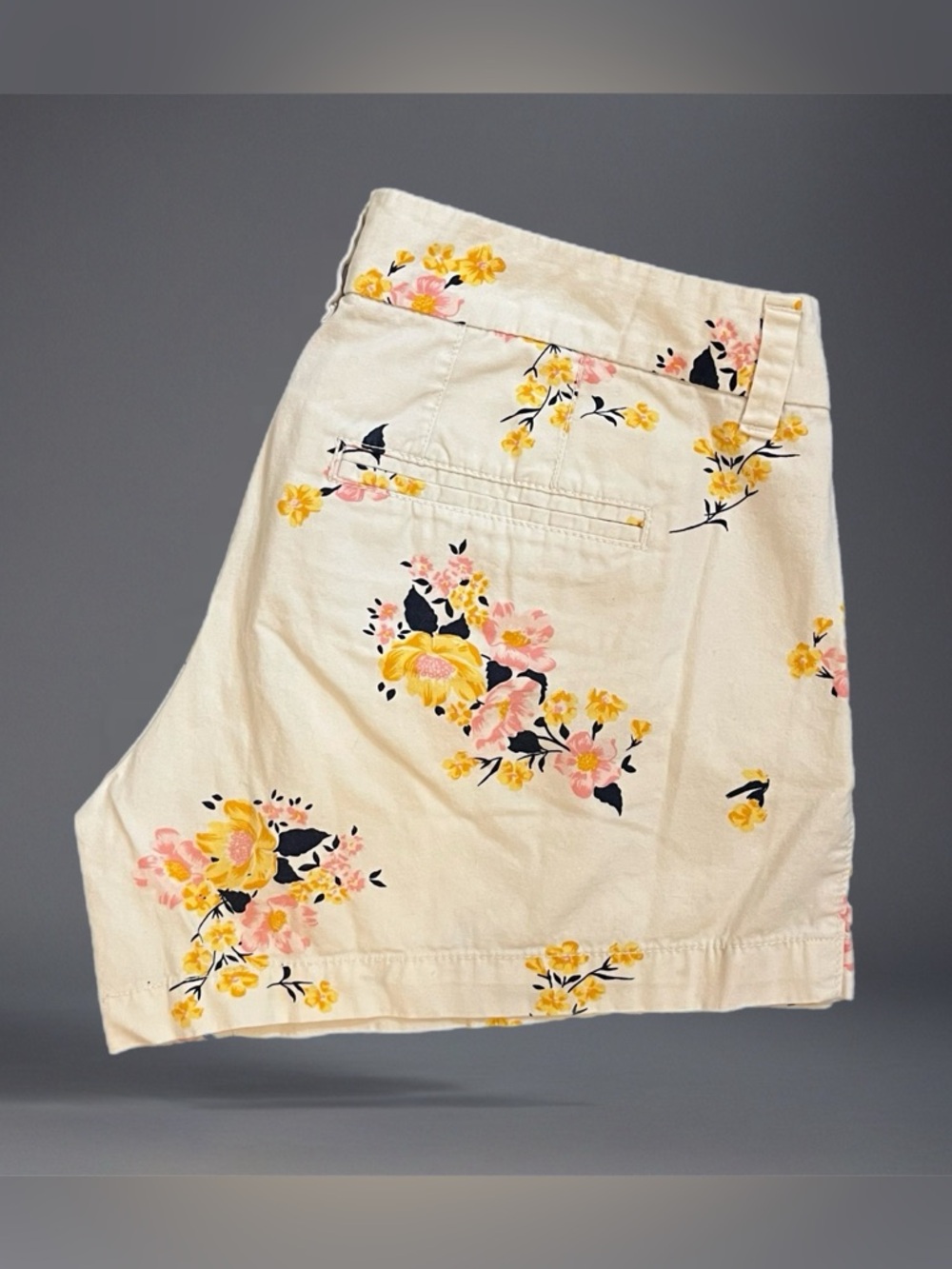 💐 Old Navy Mini Shorts~Women's Sz 0~White w/ Bright Floral Pattern~Low-Rise - Picture 3 of 7